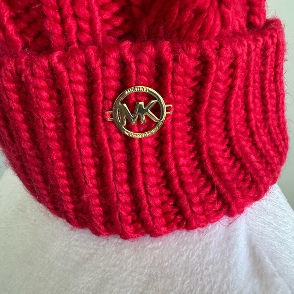 Red Cable Knit Beanie - Picture 2 of 4